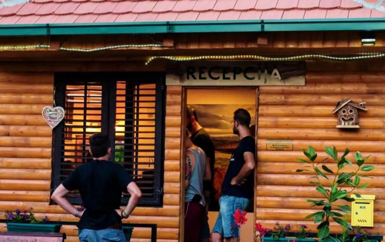 Fun Rooms Sobe Prenociste Borca Екстериор снимка